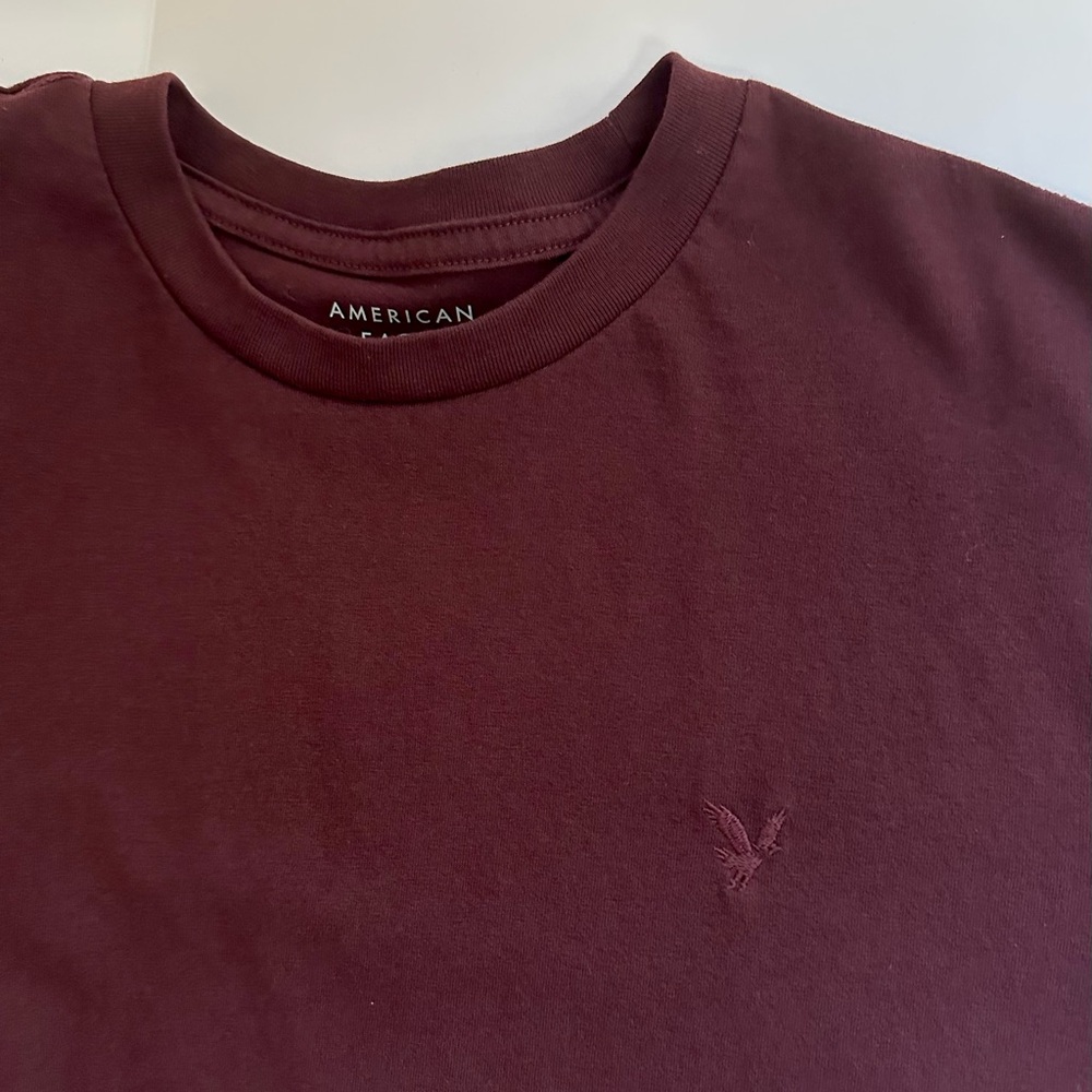 American Eagle Super Soft Icon T-Shirt men’s size small in deep burgundy - Picture 6 of 9